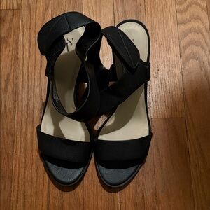 Vera Wang Black Women's Sandals